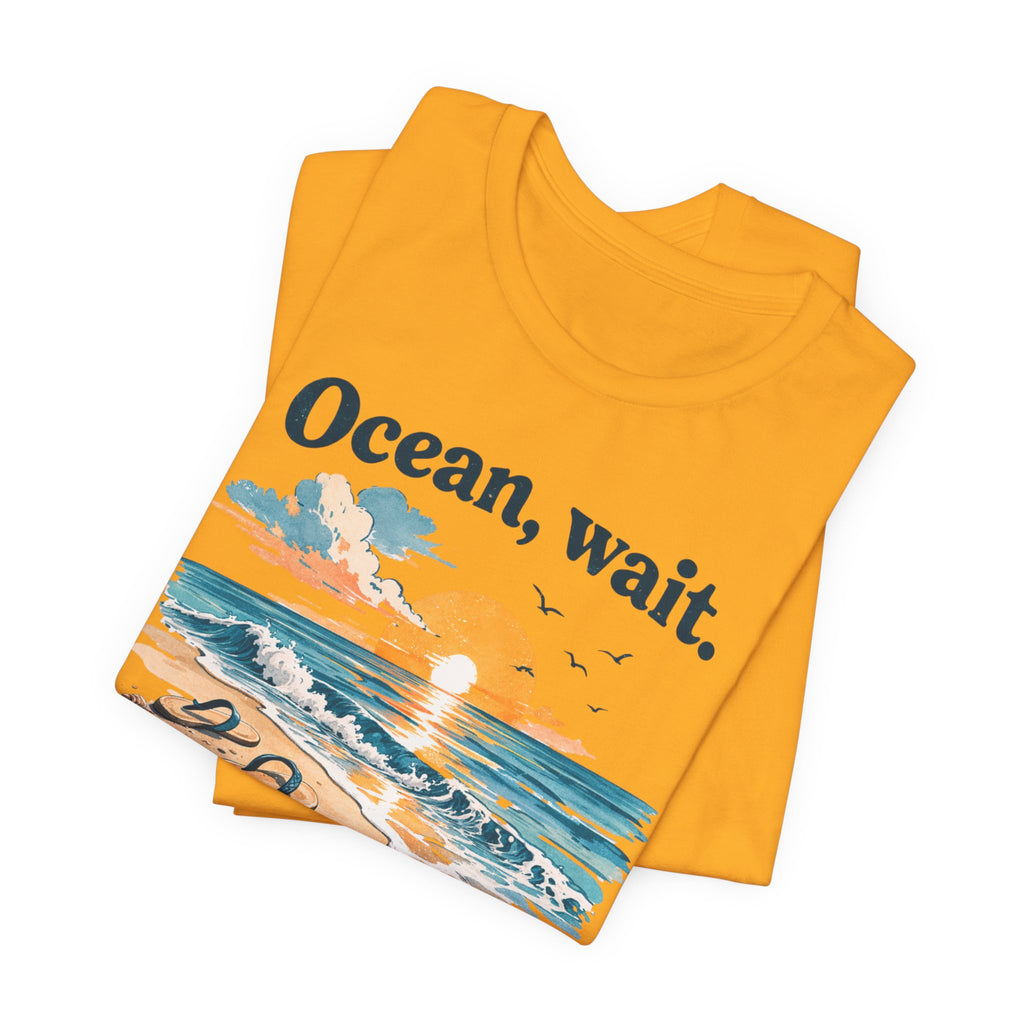 Ocean, Wait I’m Coming Vintage Beach Graphic T-Shirt MARE QUI CLUB
