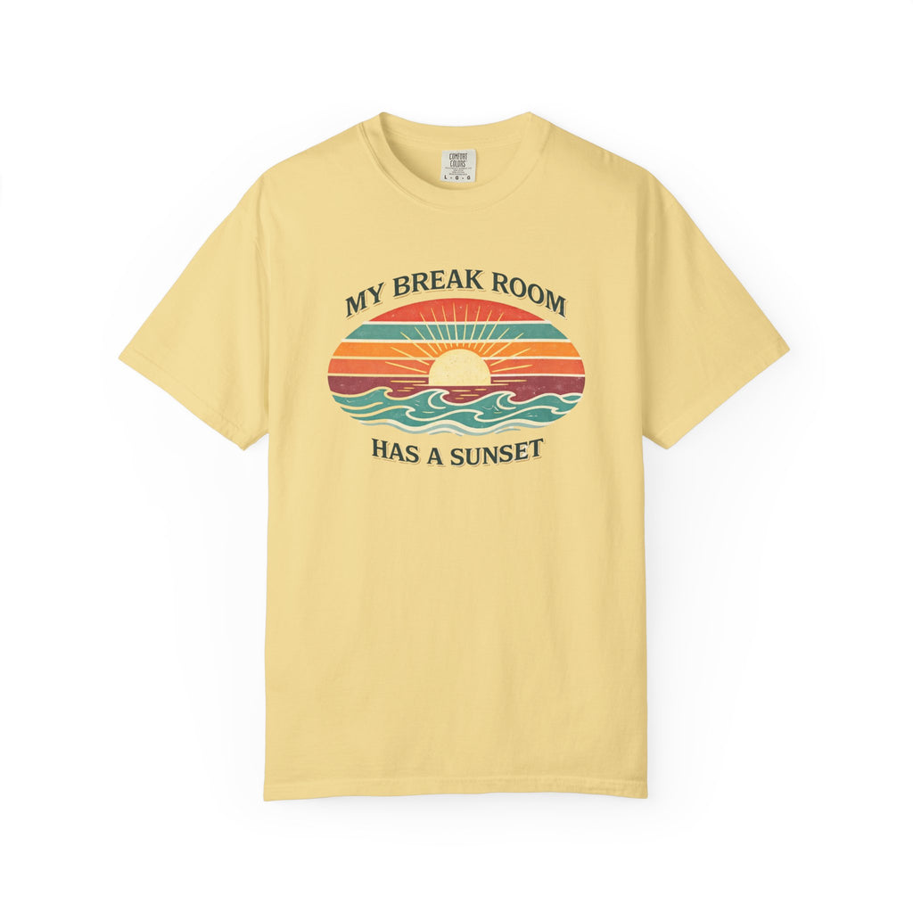 MY BREAK ROOM HAS A SUNSET T-SHIRT | VINTAGE - MARE QUI CLUB