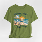 Ocean, Wait I’m Coming Vintage Beach Graphic T-Shirt MARE QUI CLUB